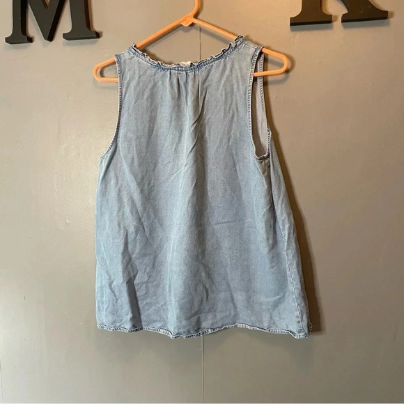 Gap denim vneck sleeveless tank top women’s size medium - Picture 8 of 9